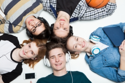 様々な国から留学生が訪れる