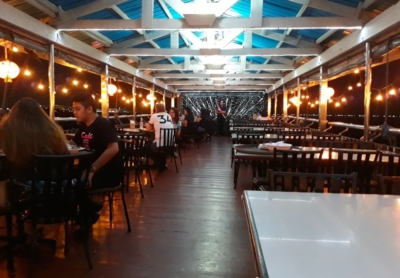 マニラ グルメ レストラン