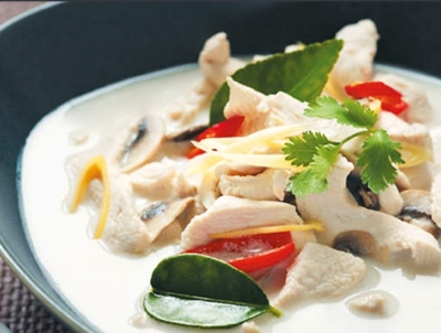 タイ料理ートムカーガイ