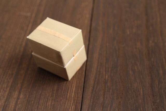 積まれたダンボール